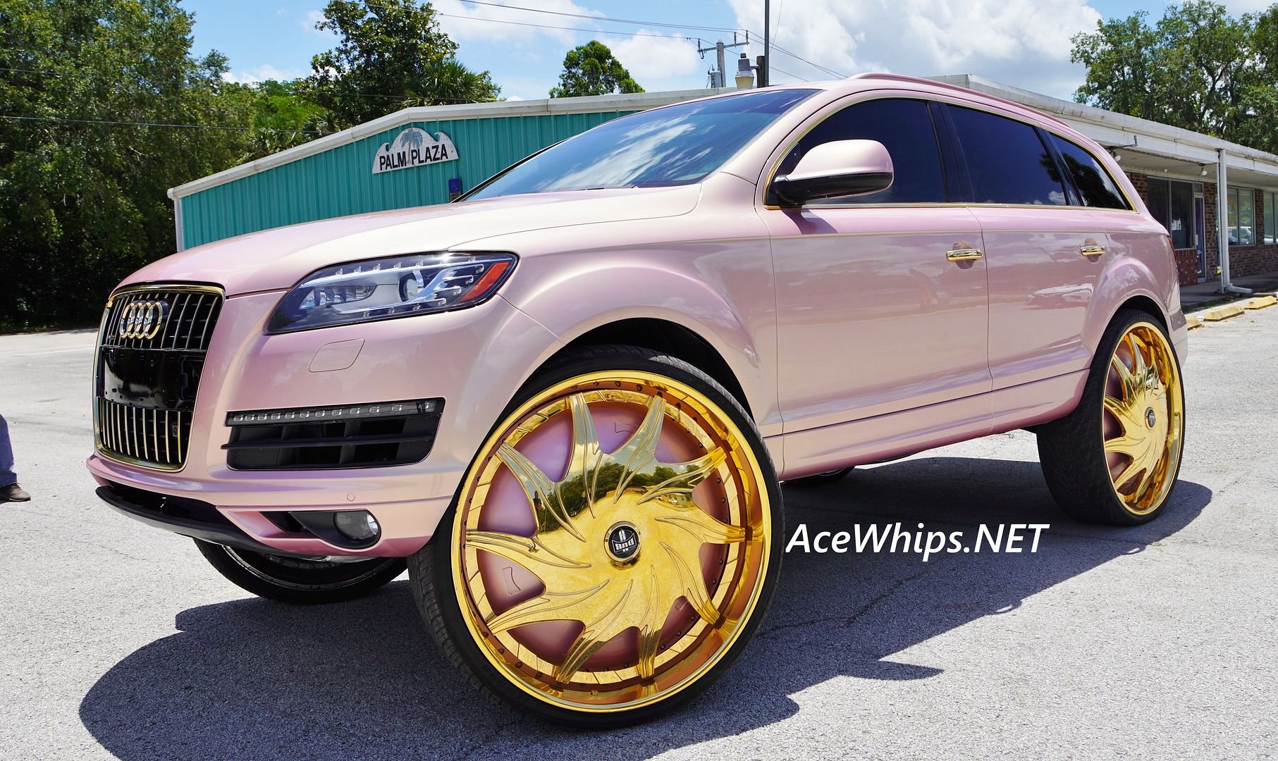 Rose Pink Audi Q7 on Gold 32