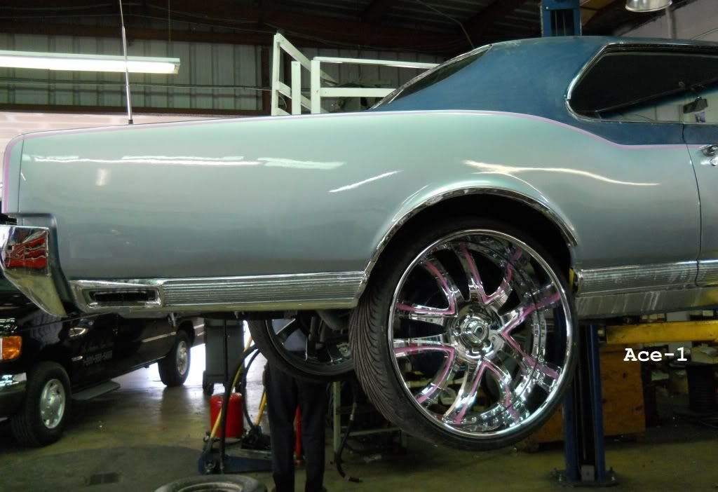 Arctic Customs- Oldsmobile StarFire on 26