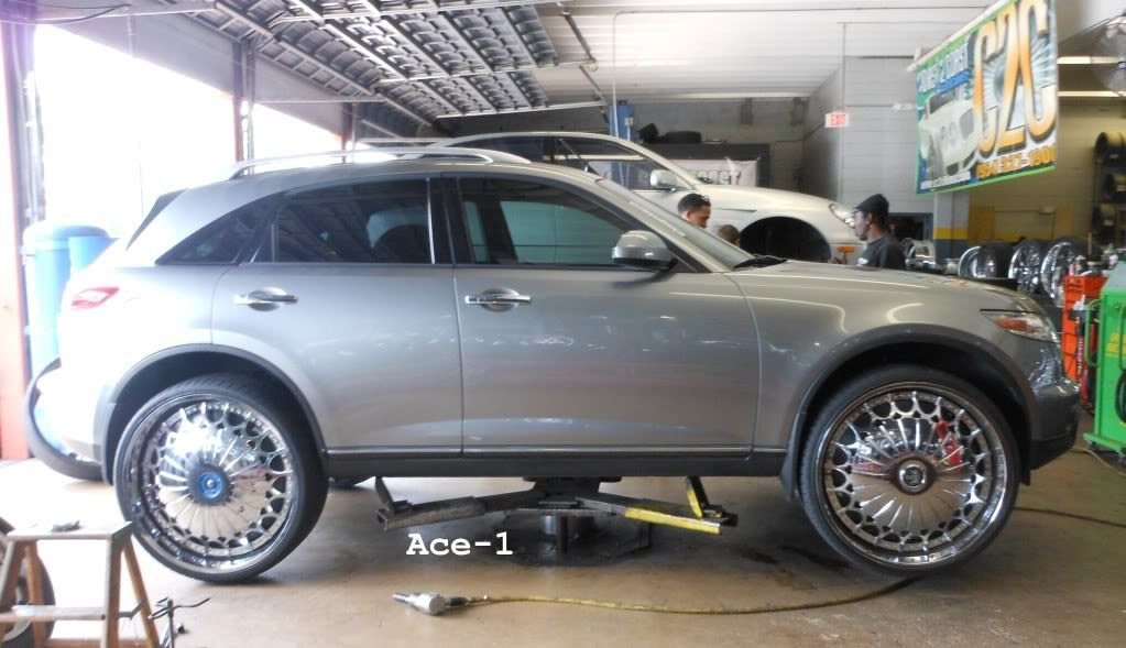 Infiniti FX35 on 28